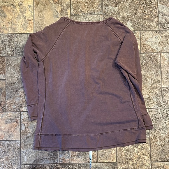 GAP Brown T-Shirt with Red XL Print - Picture 6 of 6